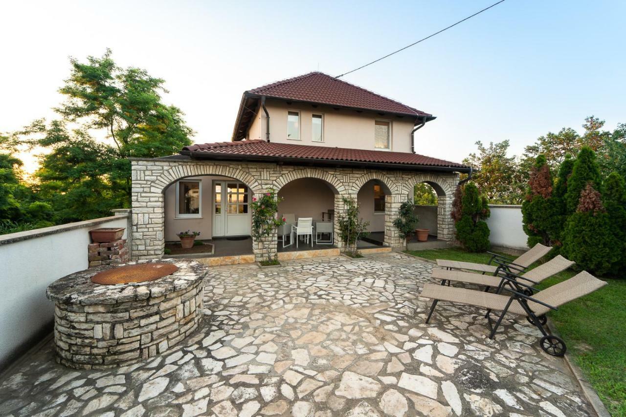 Danubio Residence Aljmaš المظهر الخارجي الصورة